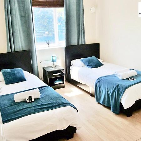 2 Bedroom Apartment At Dagenham , Adonai Serviced Accommodation, Free Wifi And Parking Eksteriør bilde